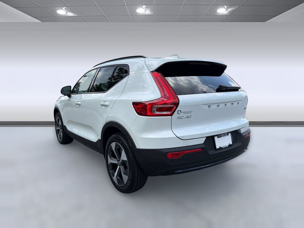 New 2026 Volvo XC40 B5 Plus SUV