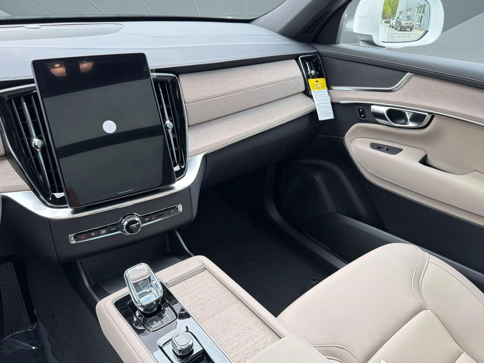2026 Volvo XC90 Plus - Photo 26