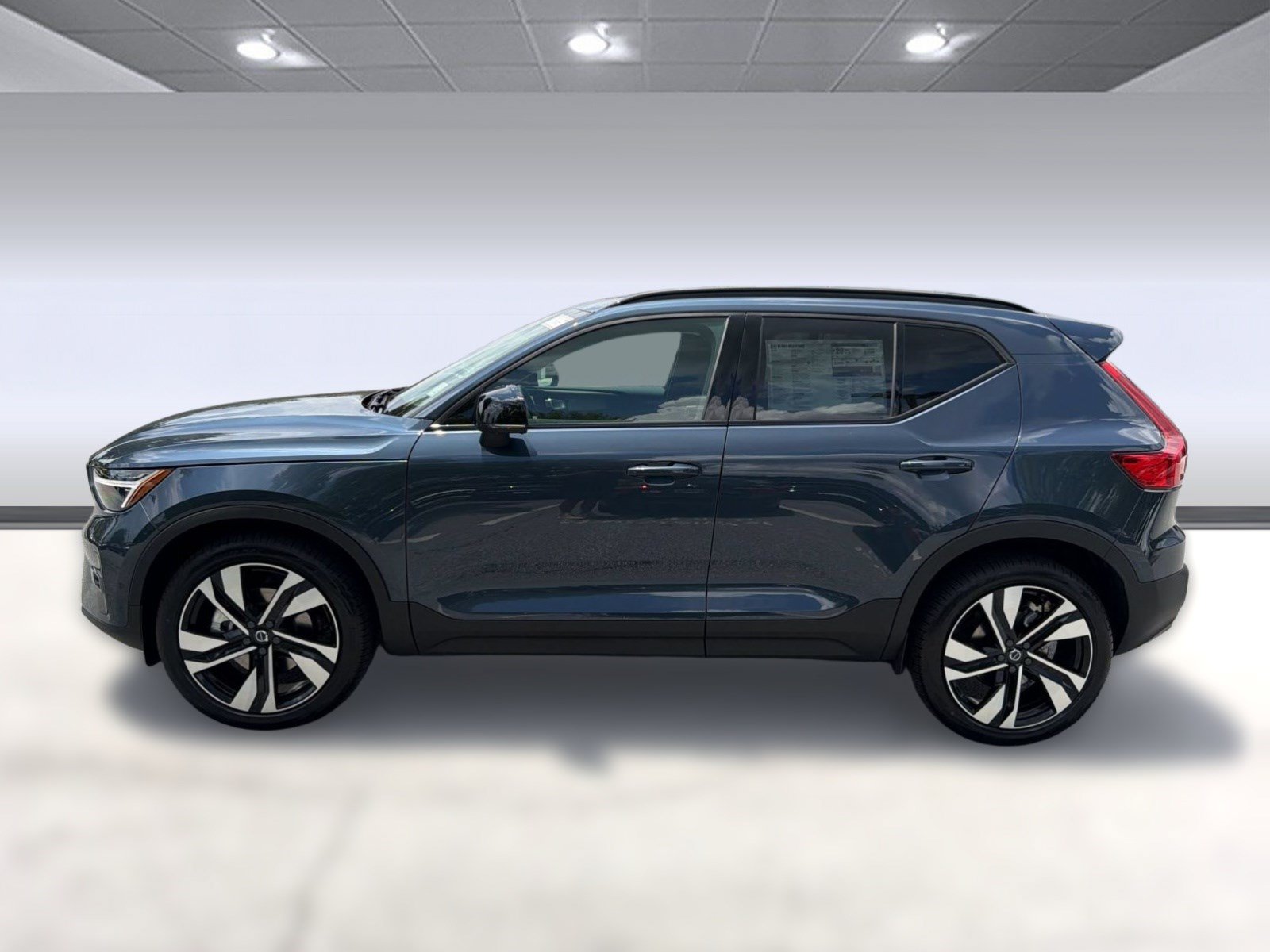New 2026 Volvo XC40 B5 Ultra SUV