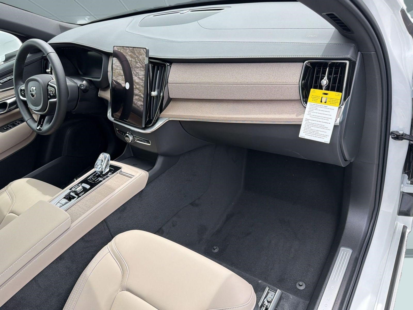 2026 Volvo XC90 Plus - Photo 31