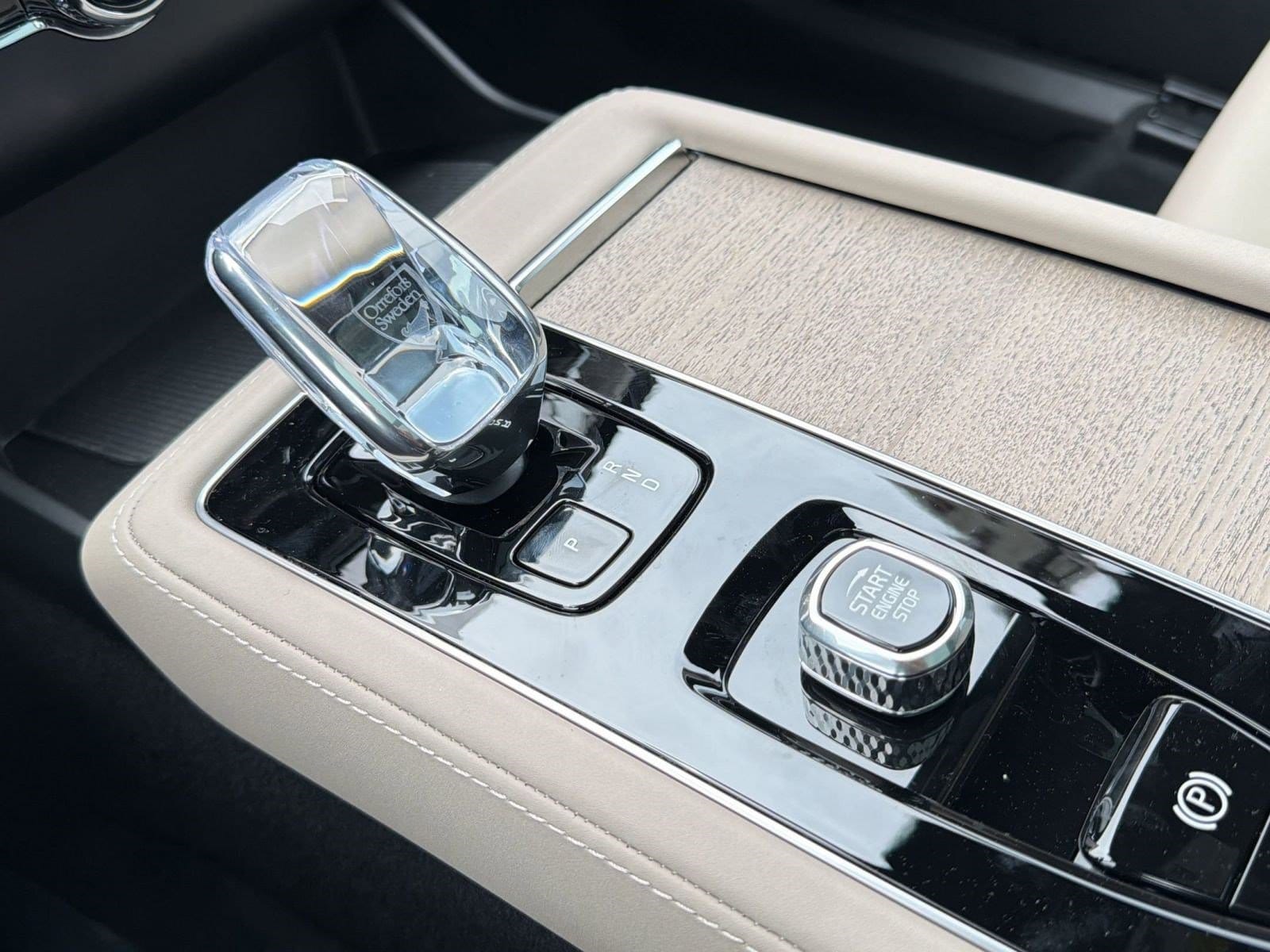 2026 Volvo XC90 Plus - Photo 17