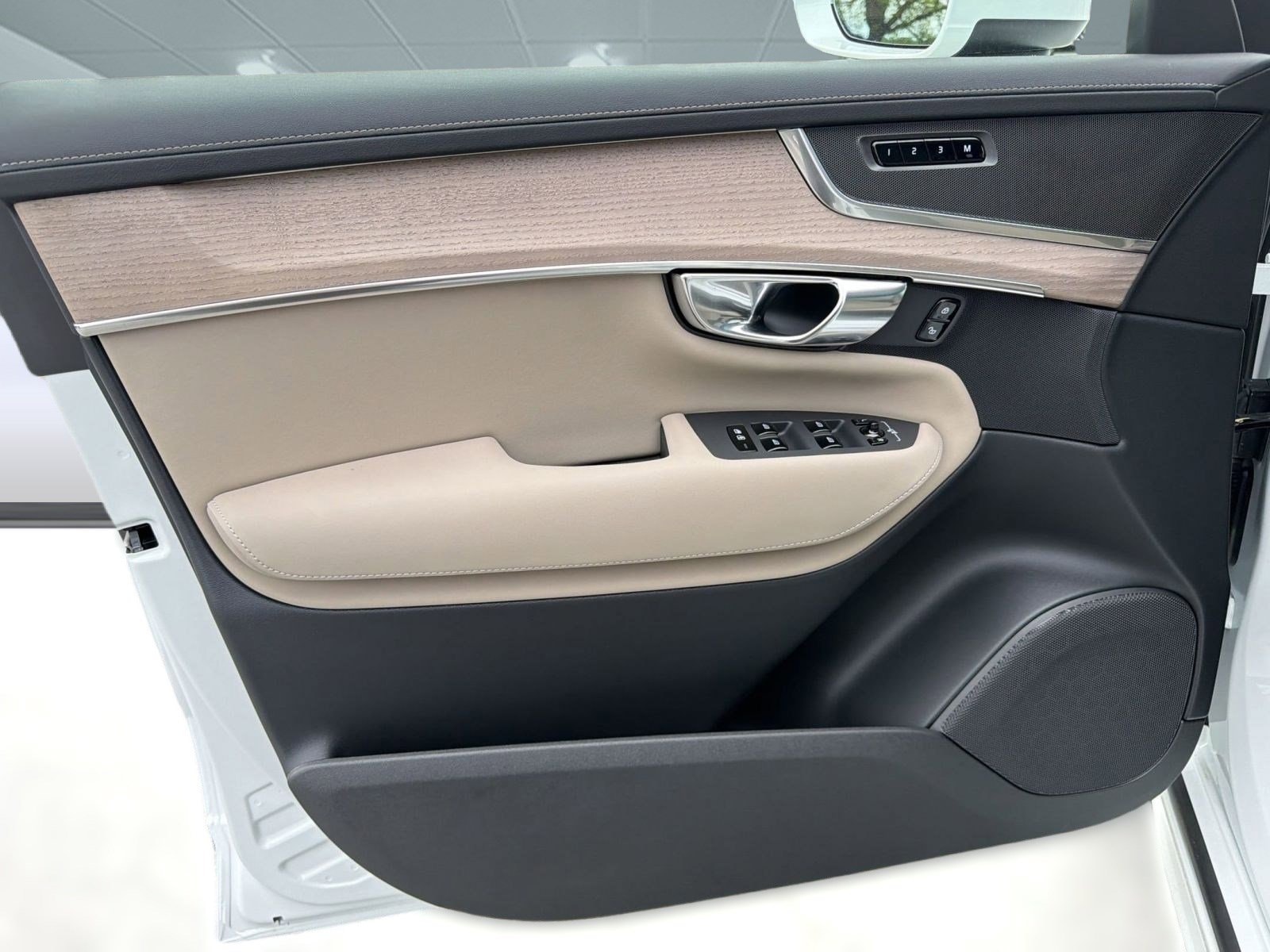 2026 Volvo XC90 Plus - Photo 21