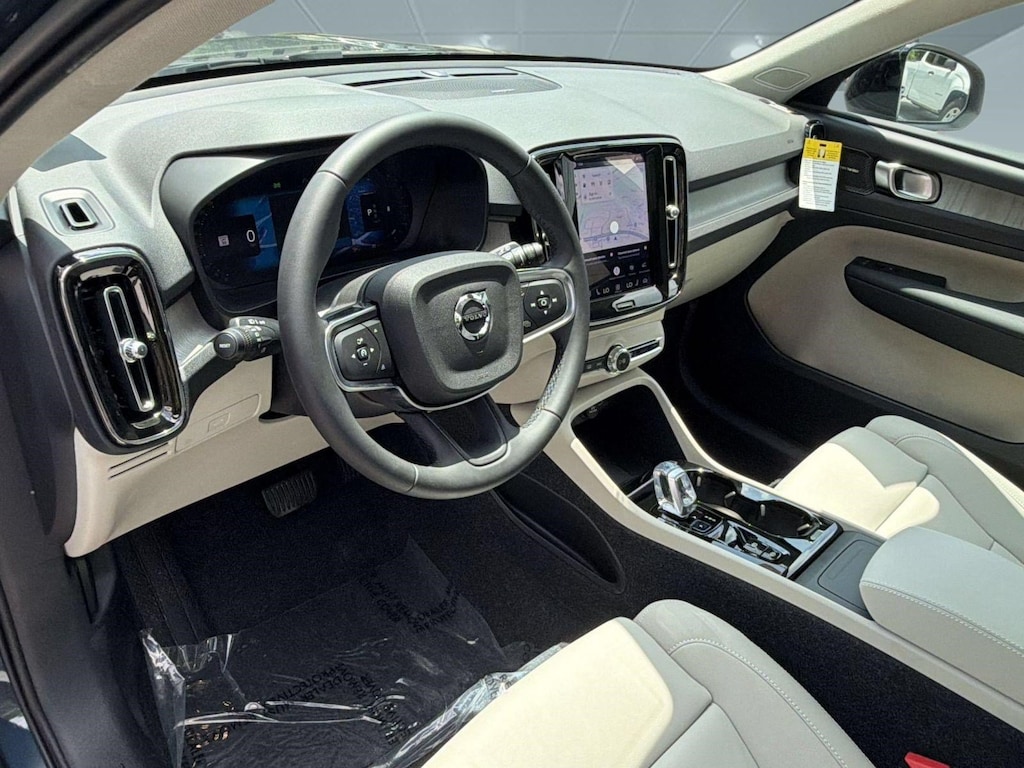 New 2026 Volvo XC40 B5 Ultra SUV