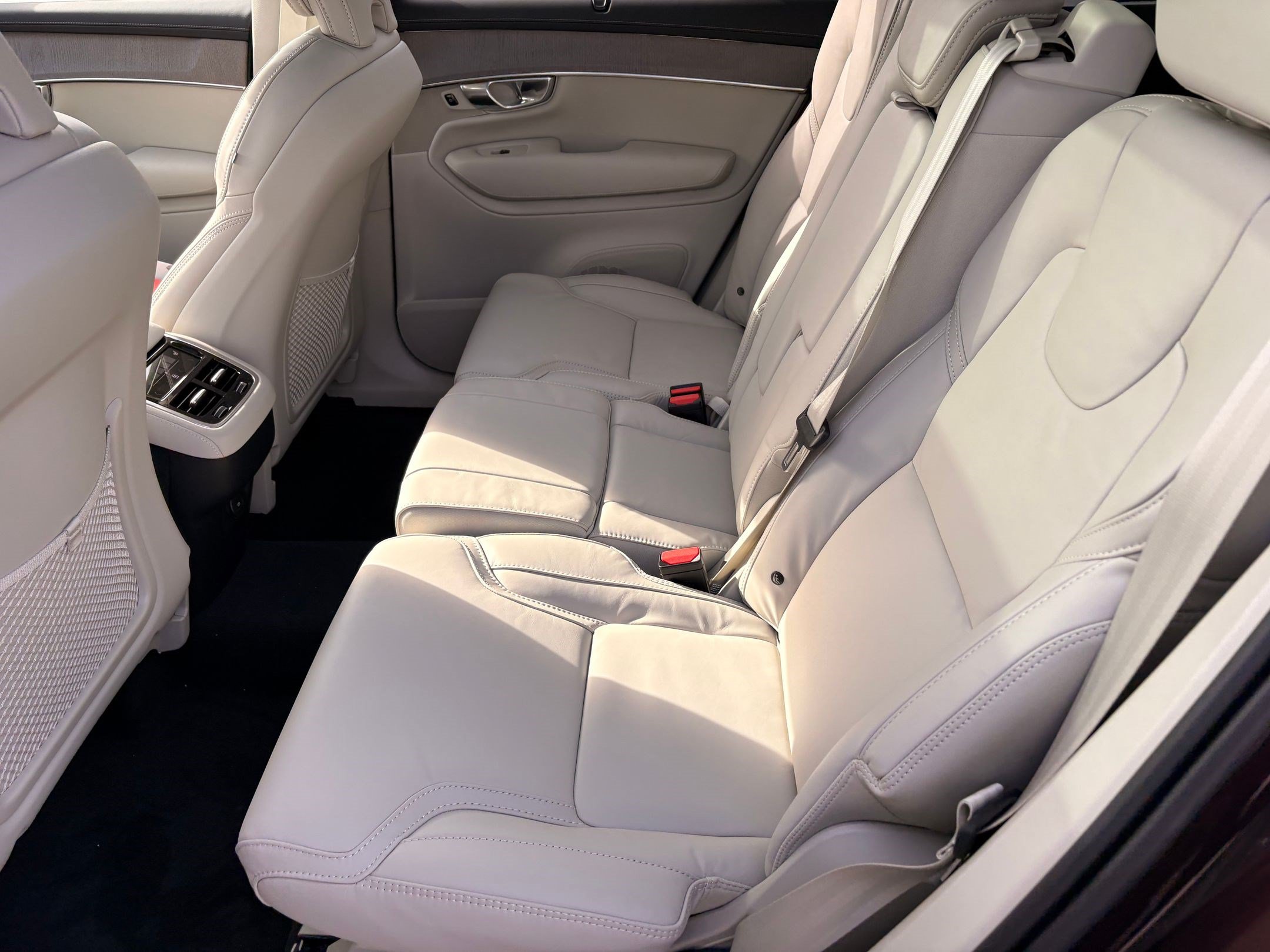 2026 Volvo XC90 Ultra - Photo 14