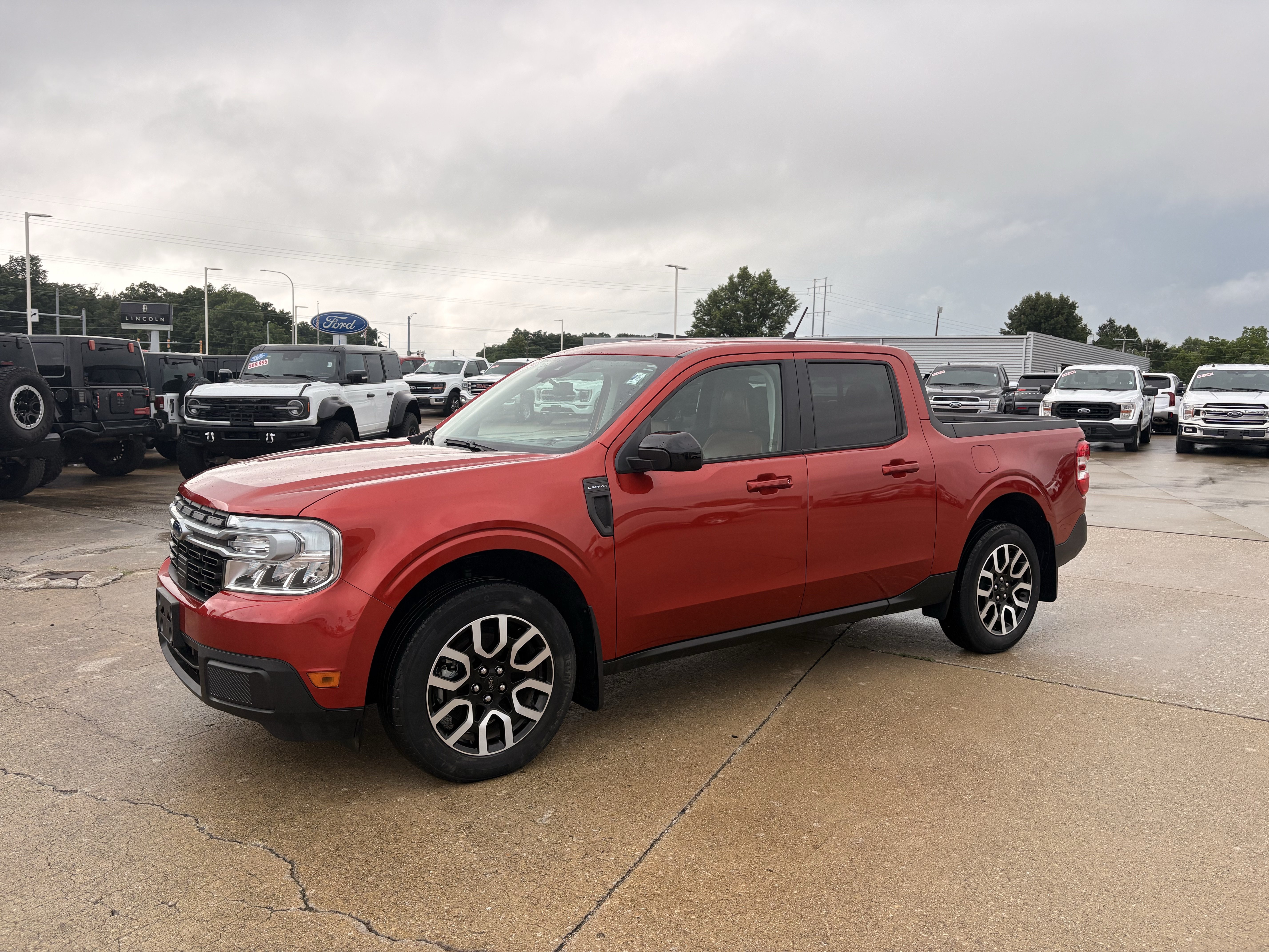 Used 2024 Ford Maverick Lariat Truck SuperCrew