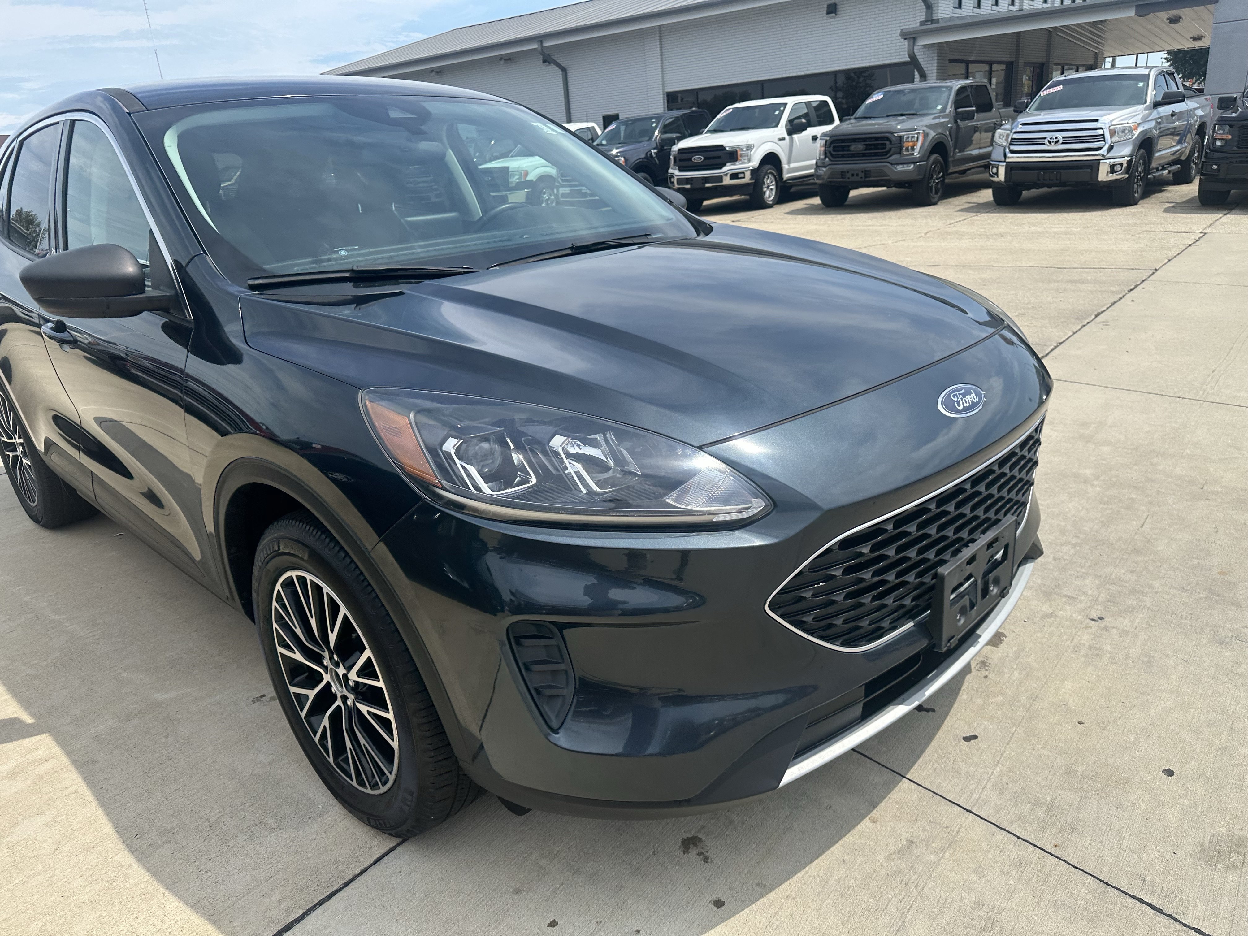 Used 2022 Ford Escape PHEV SE SUV