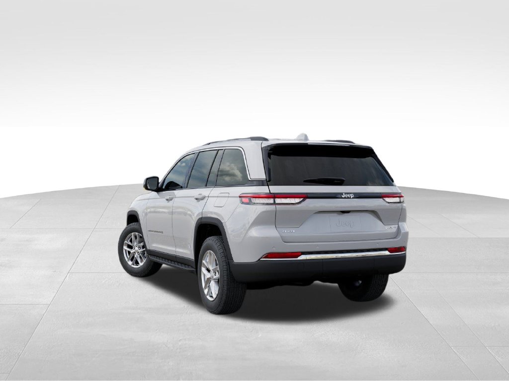 2026 Jeep Grand Cherokee Laredo - Photo 3