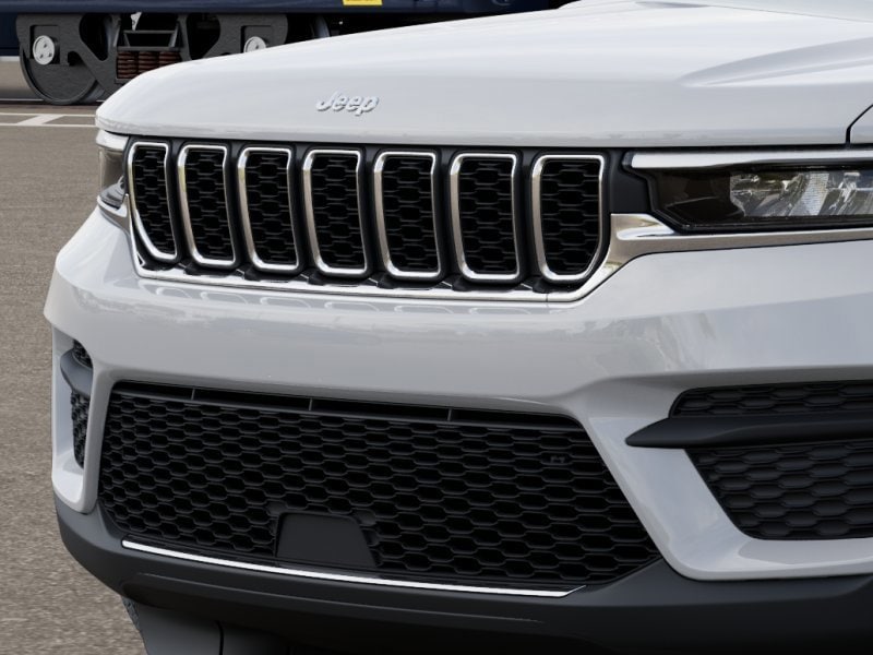 2026 Jeep Grand Cherokee Laredo - Photo 12