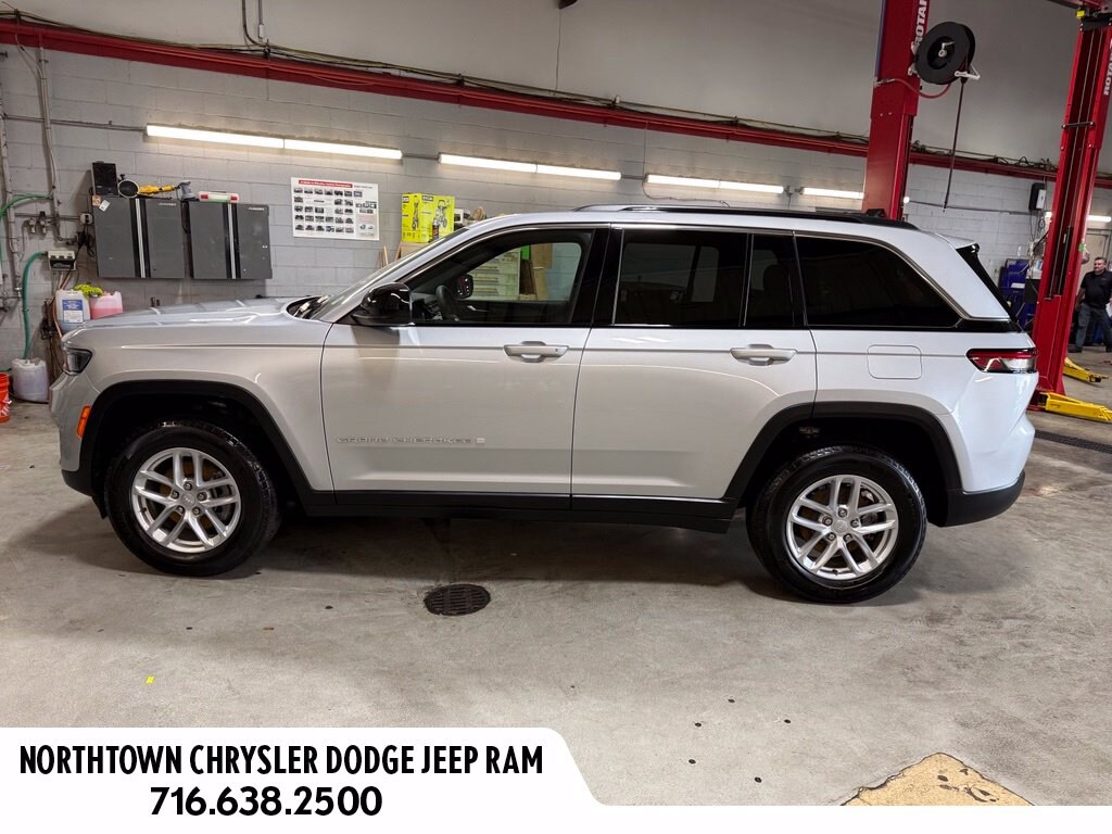 Used 2025 Jeep Grand Cherokee Laredo X SUV