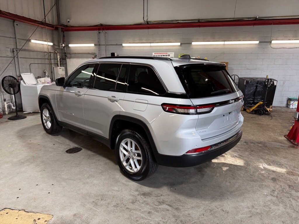 Used 2025 Jeep Grand Cherokee Laredo X SUV