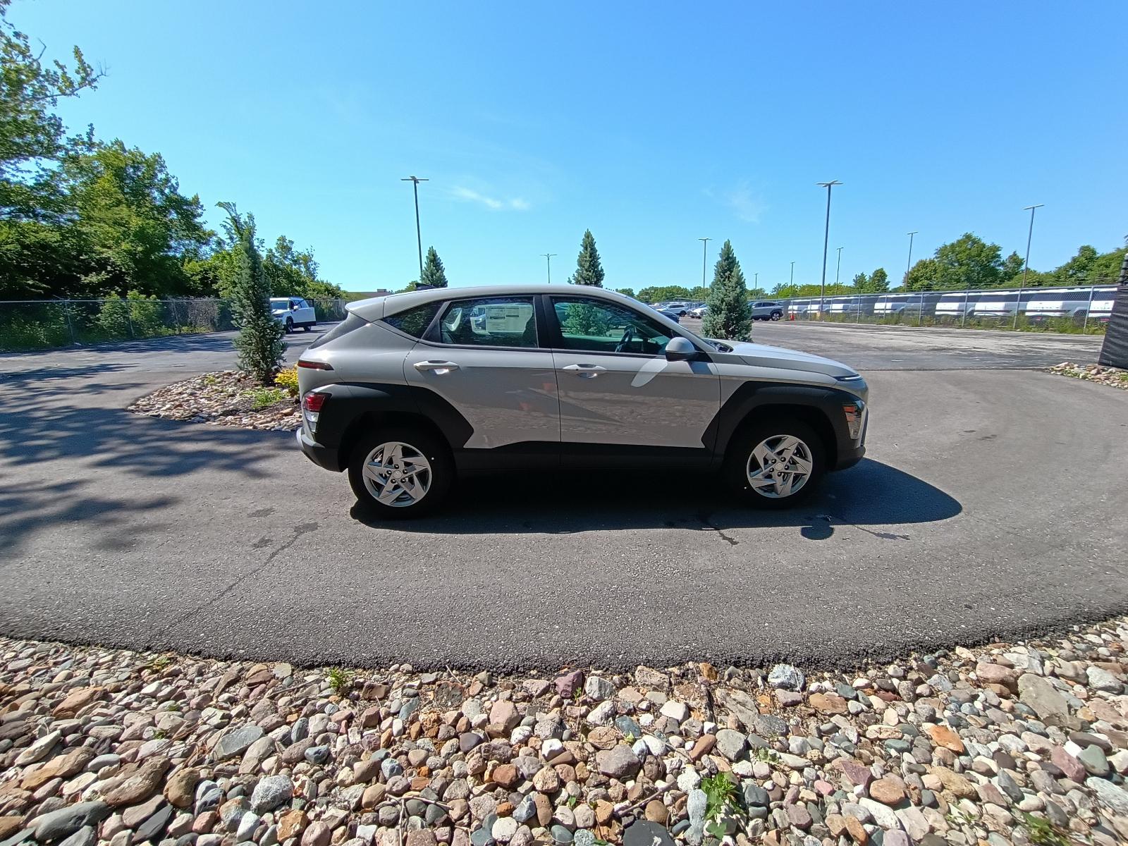 2026 Hyundai Kona SE - Photo 6