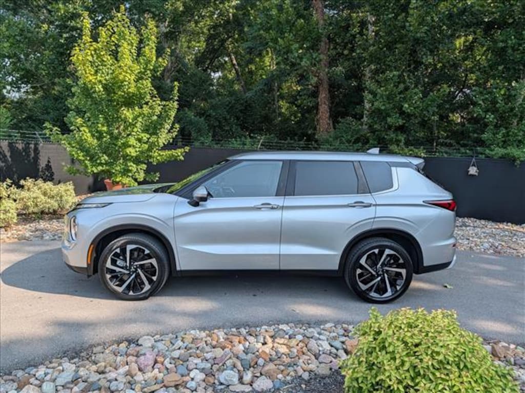 Certified 2024 Mitsubishi Outlander SE SUV