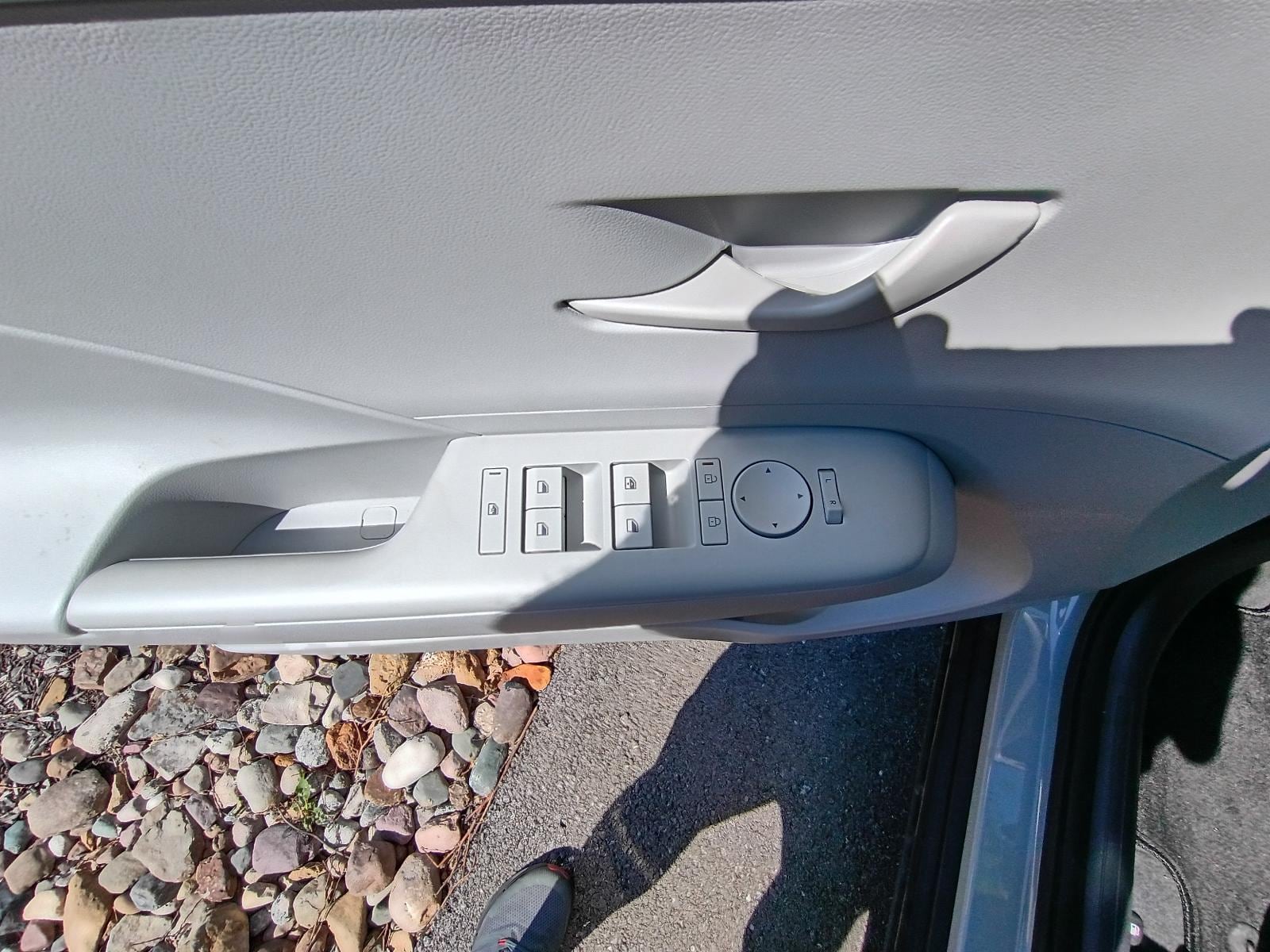 2026 Hyundai Kona SE - Photo 18