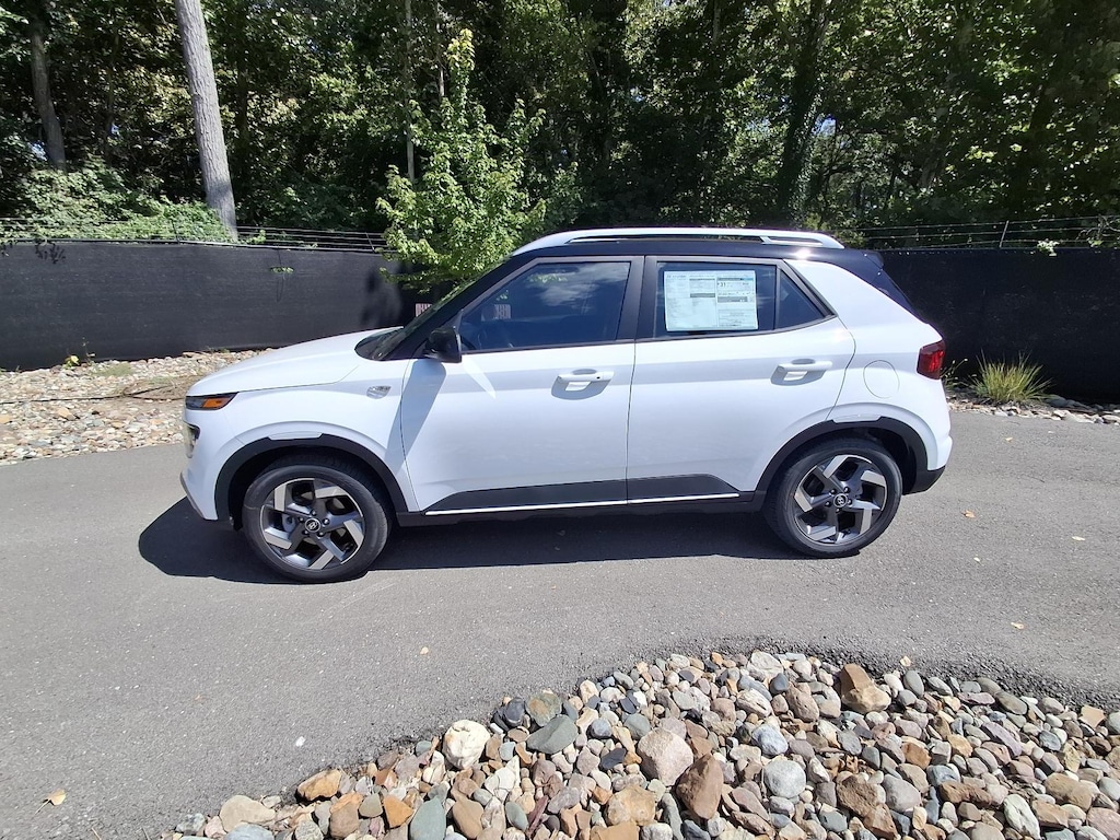 New 2026 Hyundai Venue SEL w/Two-Tone Roof SEL Crossover w/Two-Tone Roof