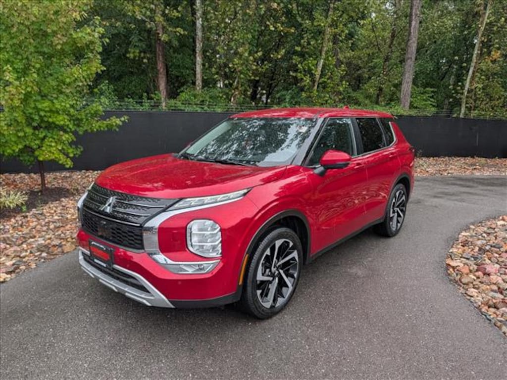 Used 2023 Mitsubishi Outlander SE SUV