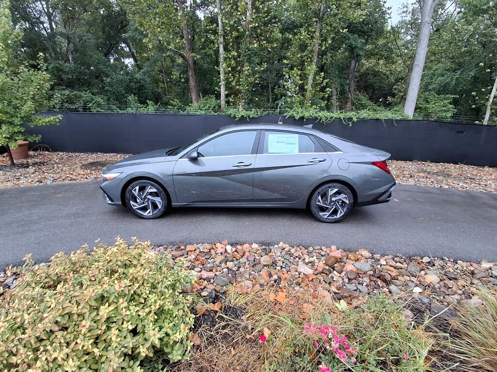 New 2026 Hyundai Elantra Limited Sedan