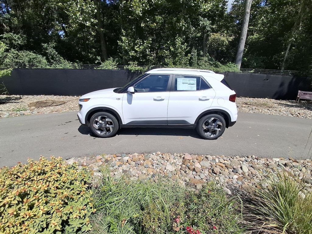 New 2026 Hyundai Venue SEL SEL Crossover