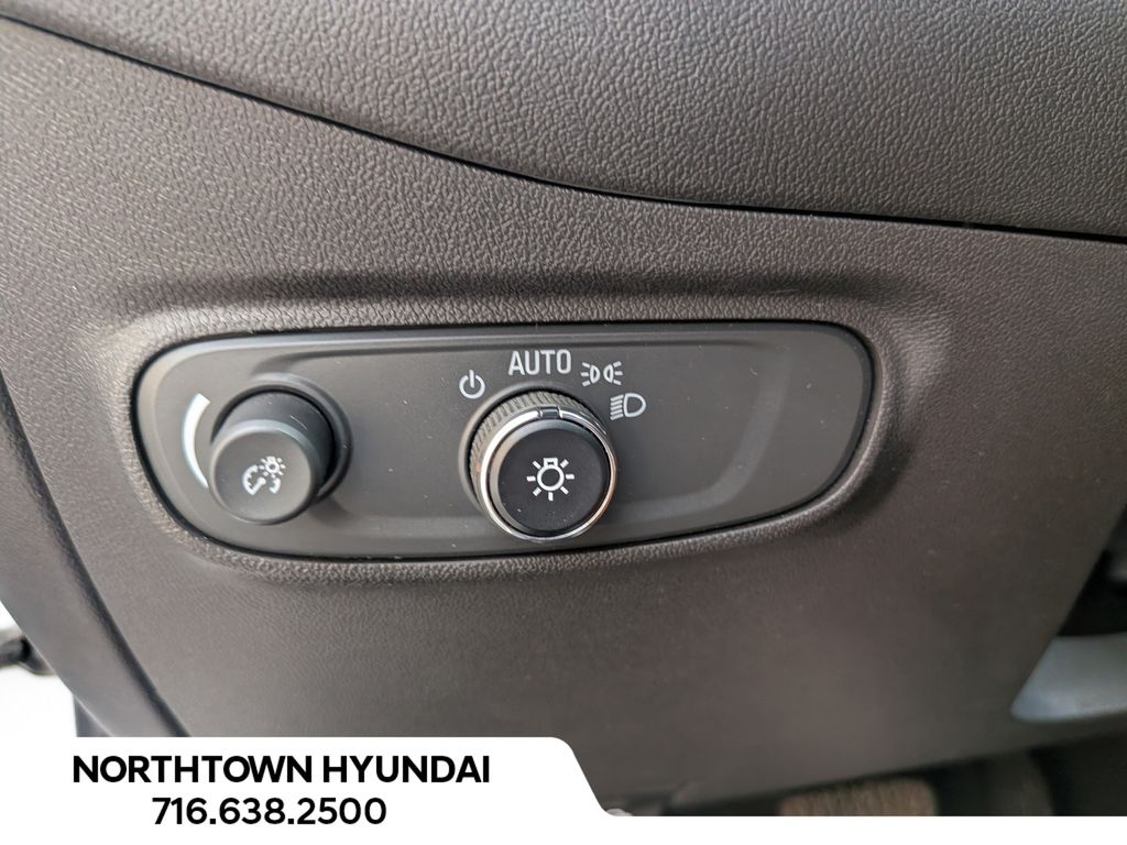 2023 Chevrolet Equinox LT - Photo 24