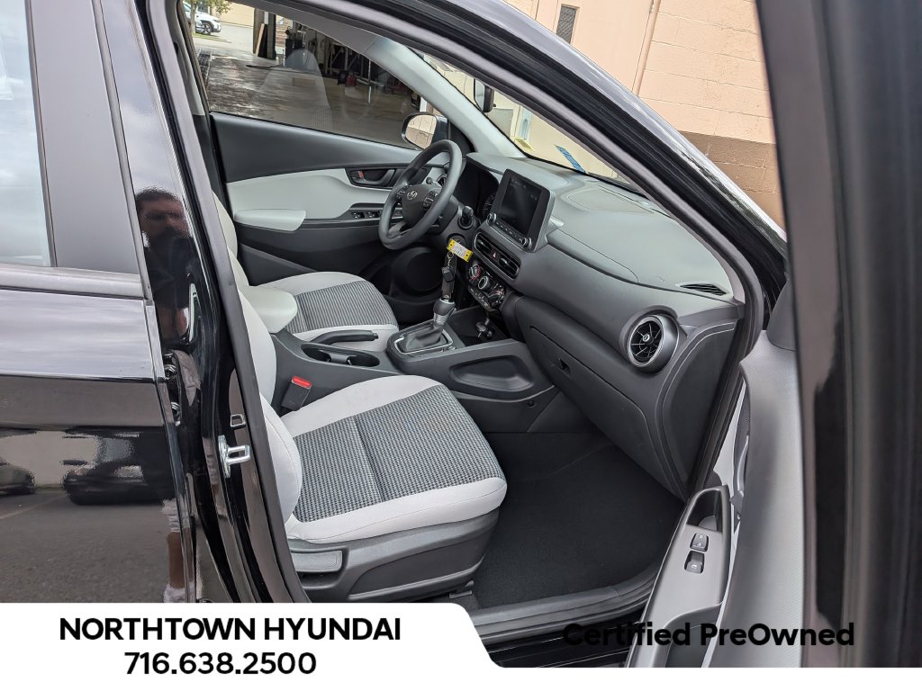 2023 Hyundai Kona SE - Photo 30