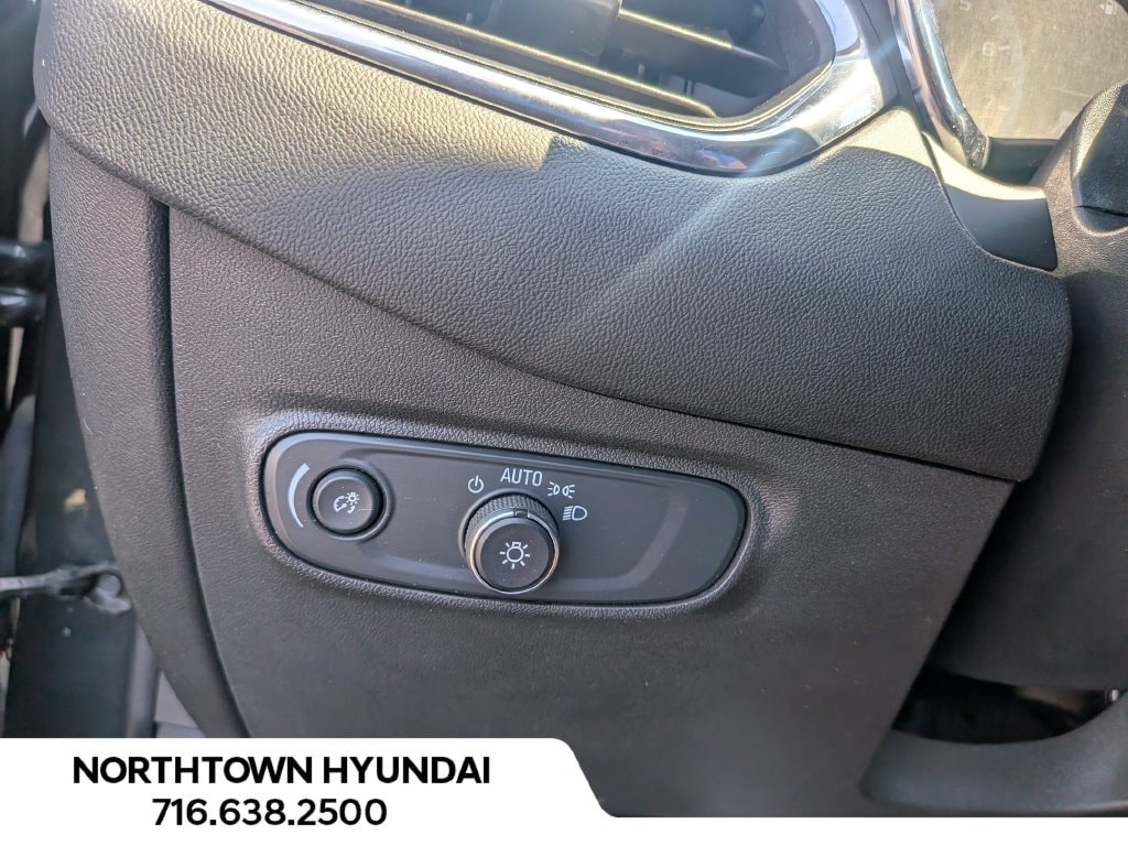 2020 Chevrolet Equinox LS - Photo 25