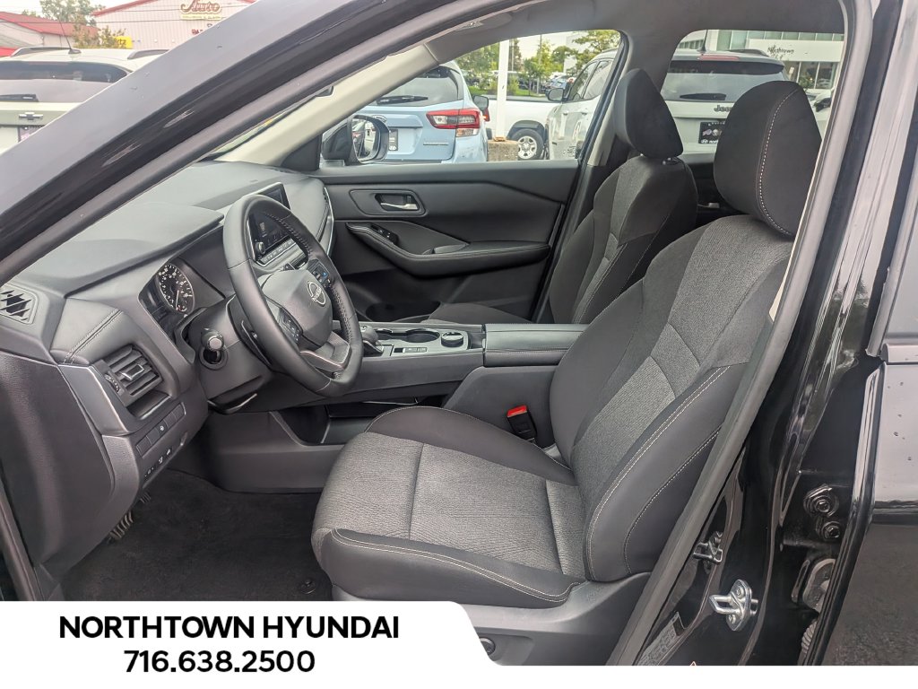 2026 Nissan Rogue SV - Photo 9