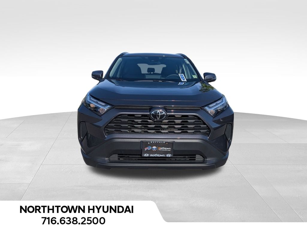 2025 Toyota RAV4 XLE - Photo 5