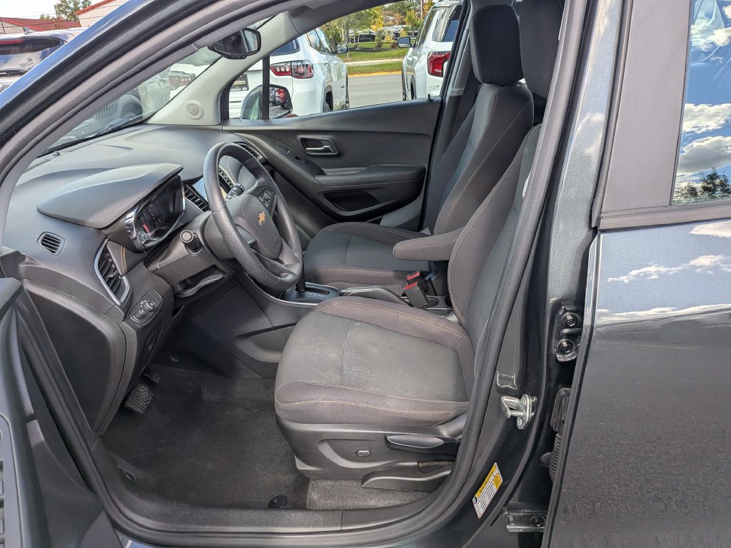 2019 Chevrolet Trax LS - Photo 10
