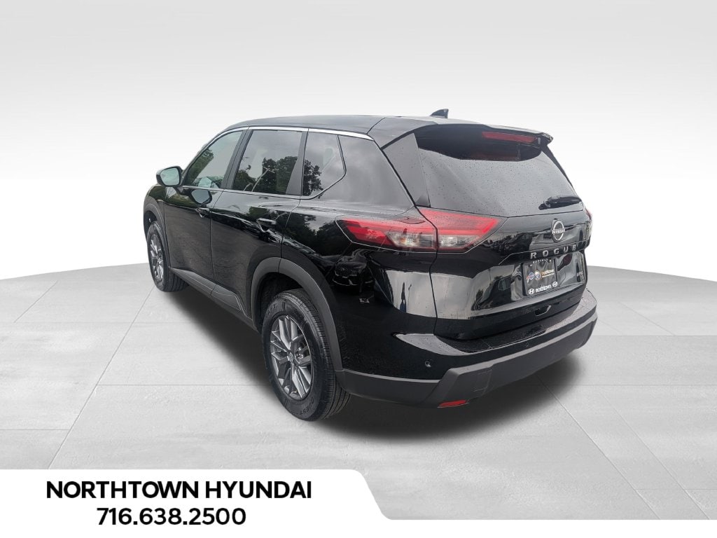 2026 Nissan Rogue SV - Photo 3
