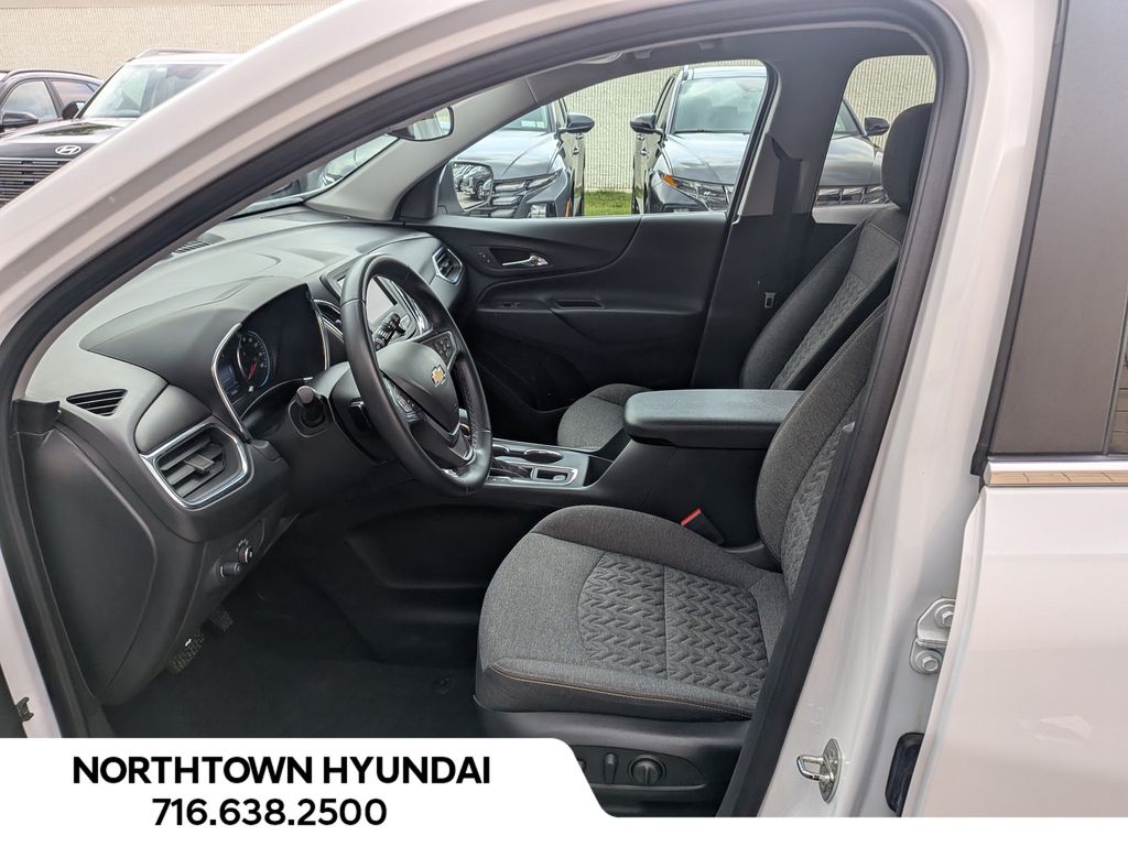 2023 Chevrolet Equinox LT - Photo 11