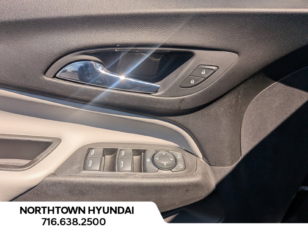 2020 Chevrolet Equinox LS - Photo 26