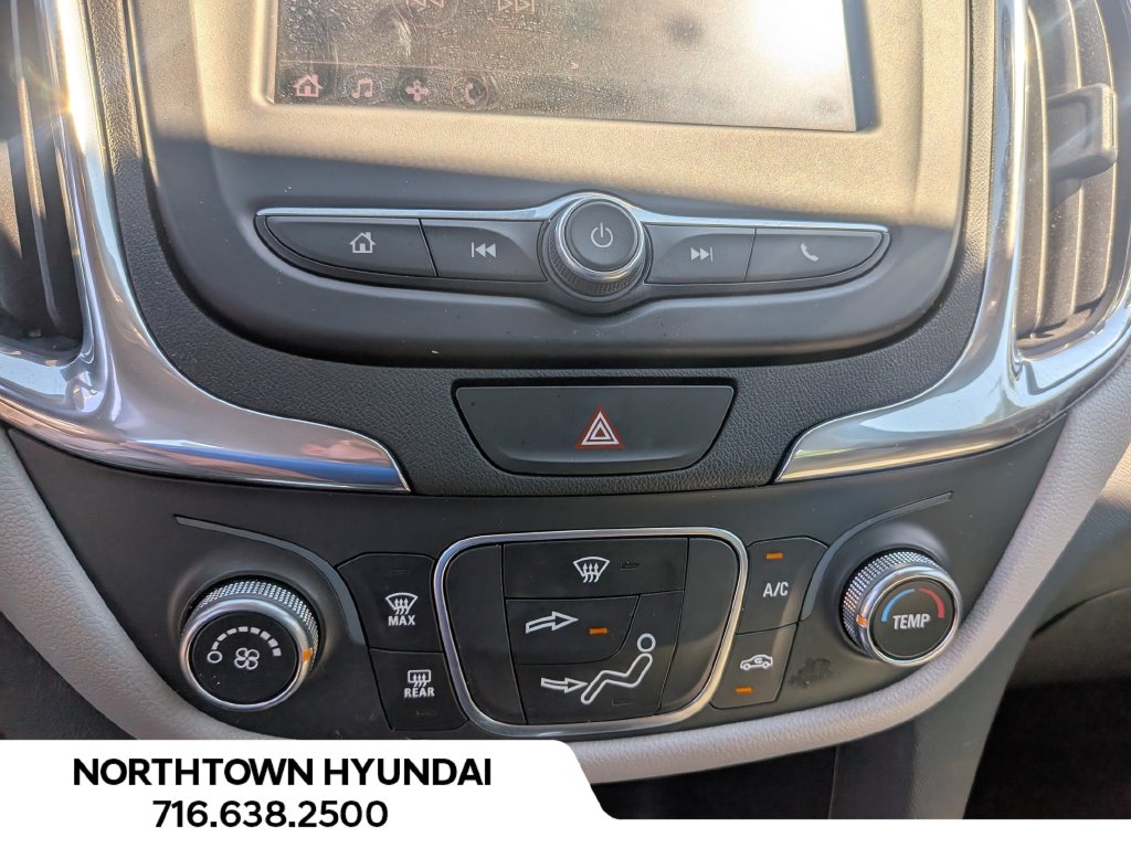 2020 Chevrolet Equinox LS - Photo 17