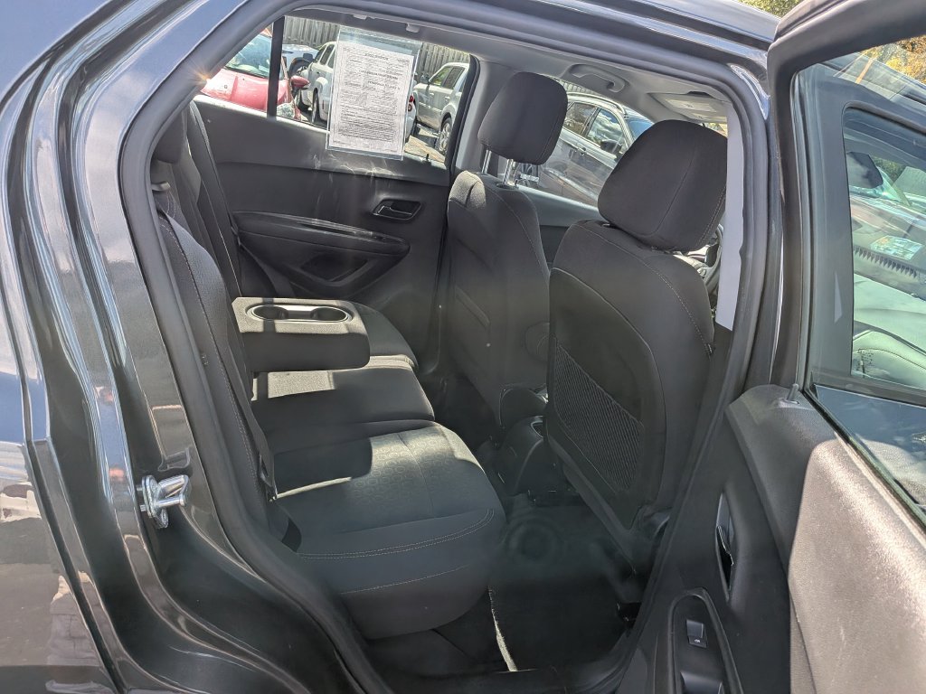 2019 Chevrolet Trax LS - Photo 31
