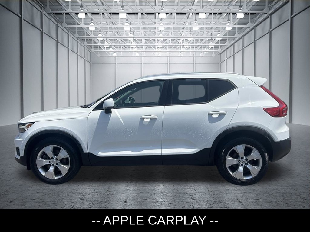 Used 2019 Volvo XC40 Momentum SUV