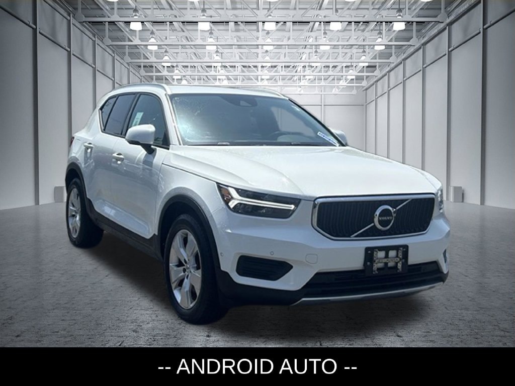 Used 2019 Volvo XC40 Momentum SUV