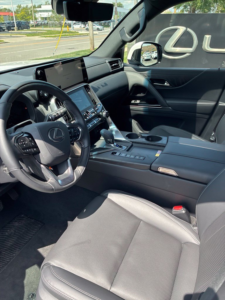 2026 Lexus LX 700h Luxury - Photo 12