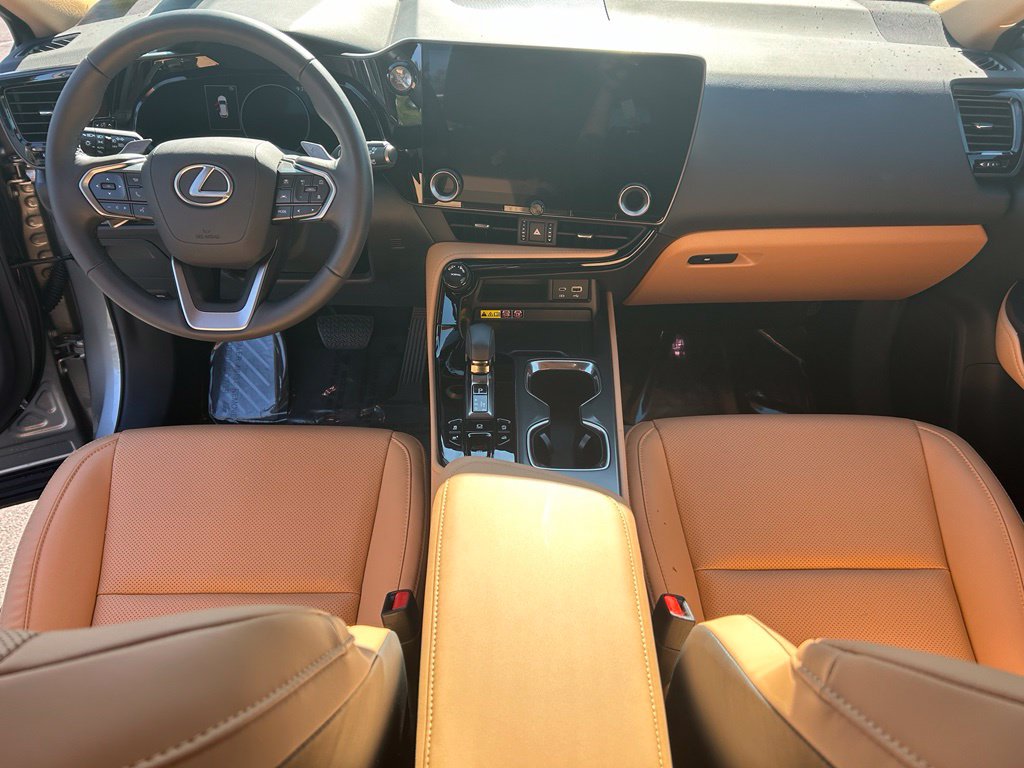 2025 Lexus NX 350 - Photo 12
