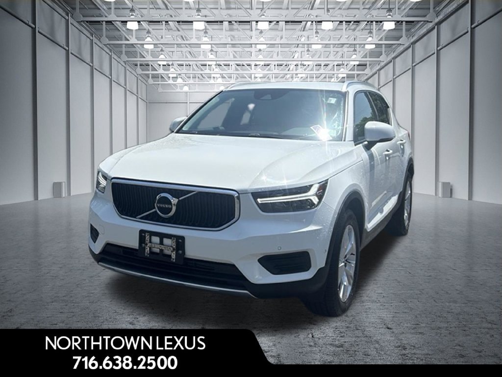 Used 2019 Volvo XC40 Momentum SUV
