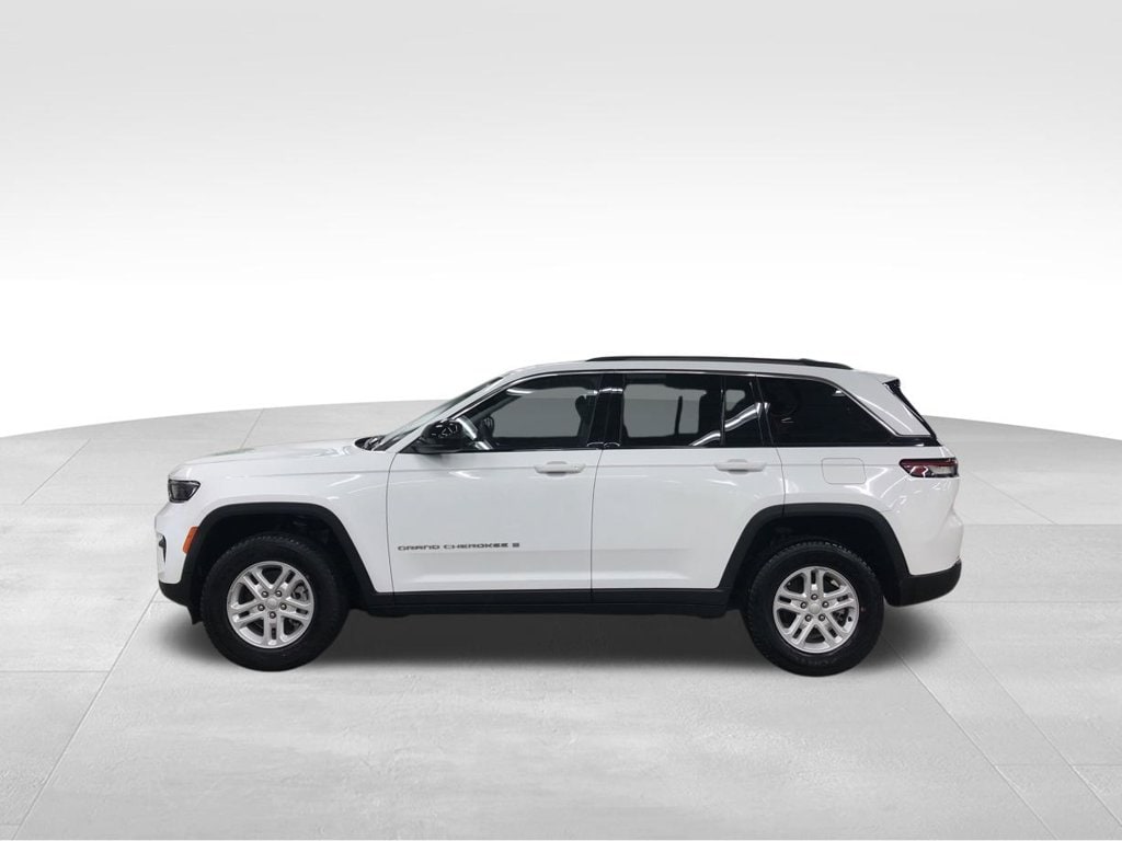 Used 2024 Jeep Grand Cherokee Laredo SUV