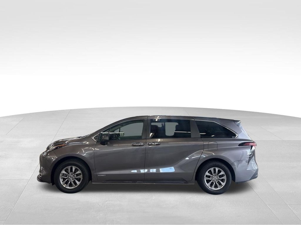 Used 2021 Toyota Sienna XLE Van
