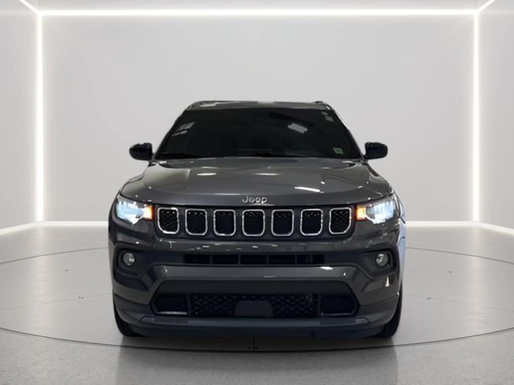 Used 2023 Jeep Compass Latitude Lux SUV