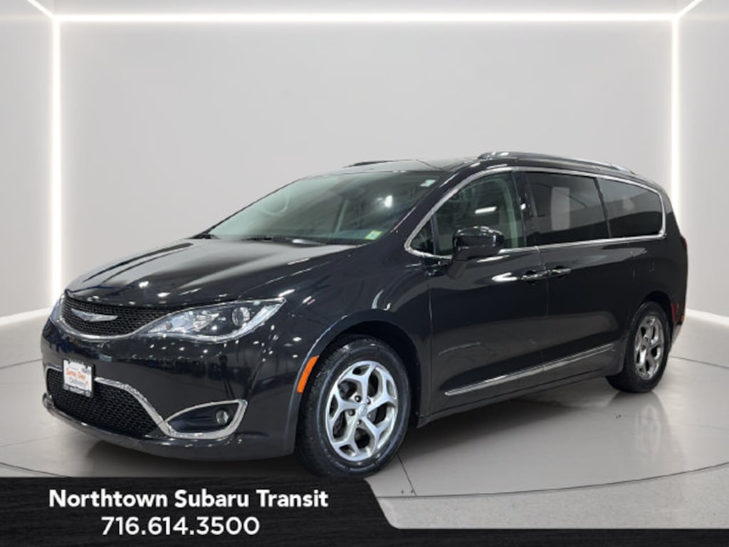 Used 2018 Chrysler Pacifica Touring L Minivan/Van