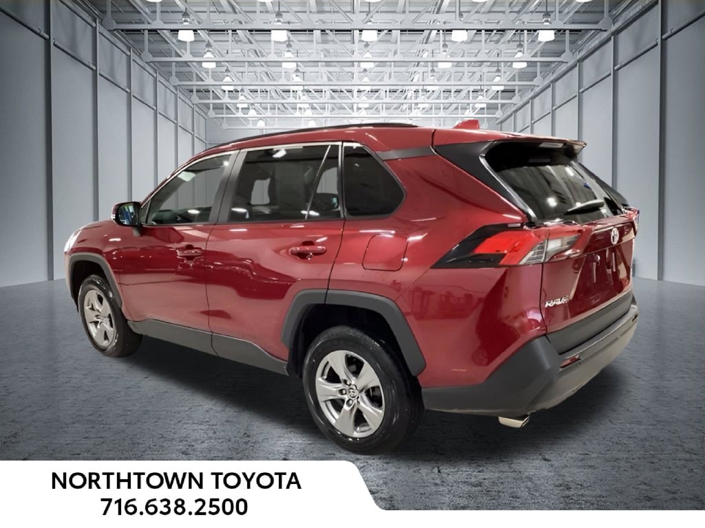 2025 Toyota RAV4 XLE - Photo 3