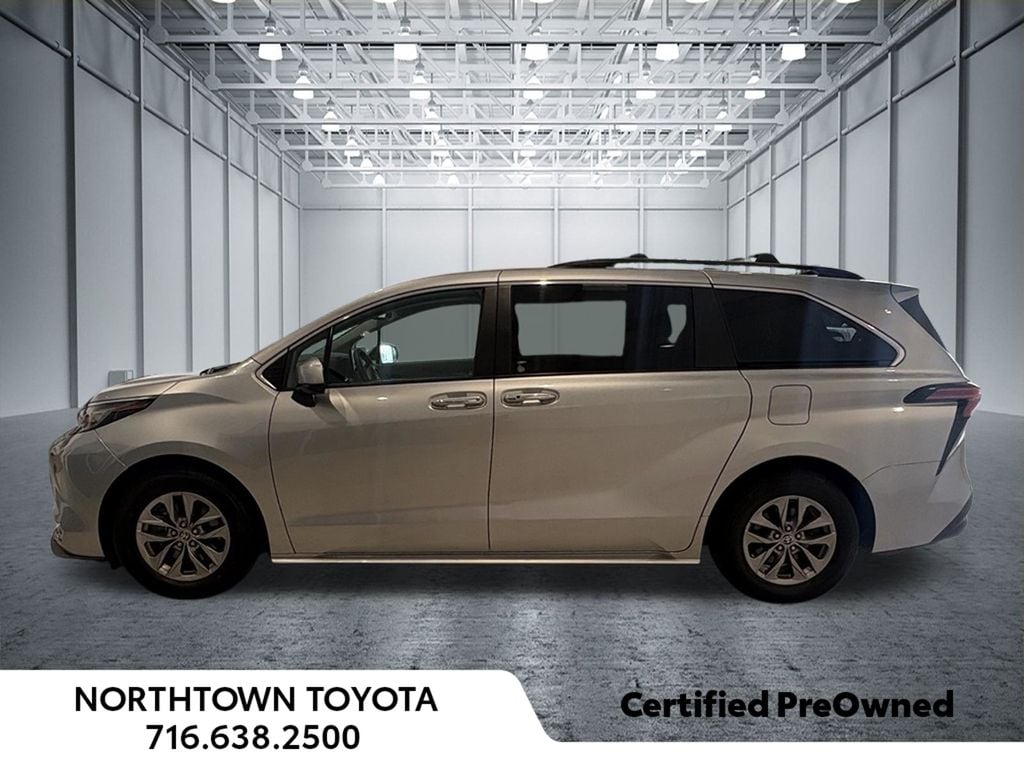 Used 2022 Toyota Sienna XLE 8 Passenger Minivan/Van