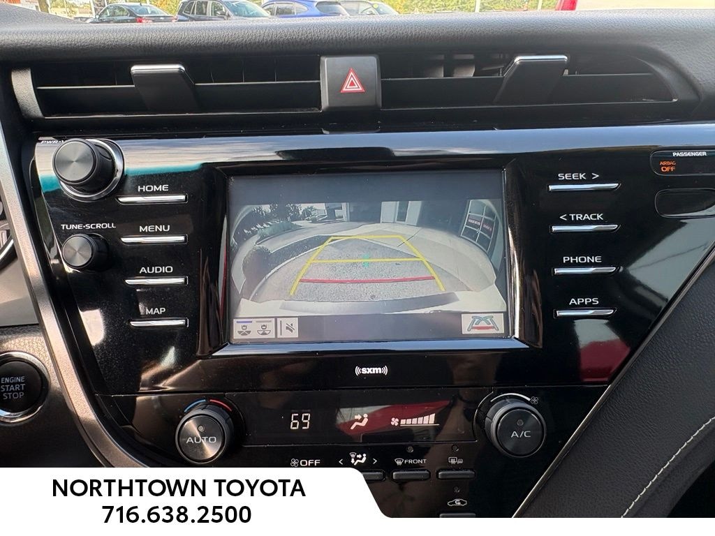 Used 2020 Toyota Camry SE Sedan