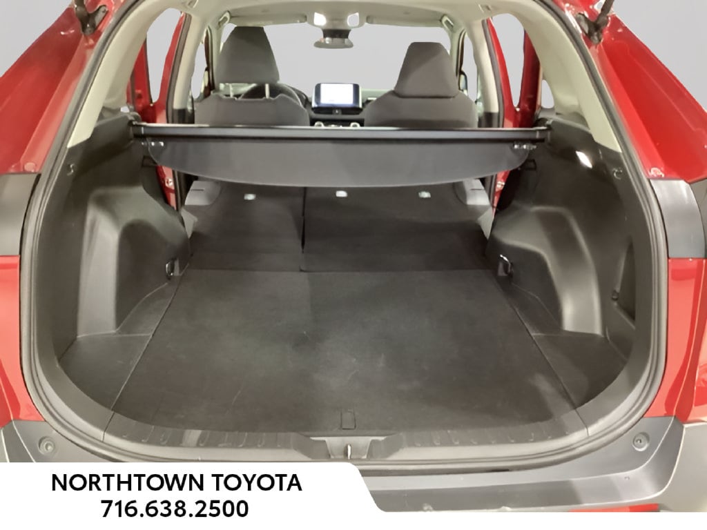 2025 Toyota RAV4 XLE - Photo 16