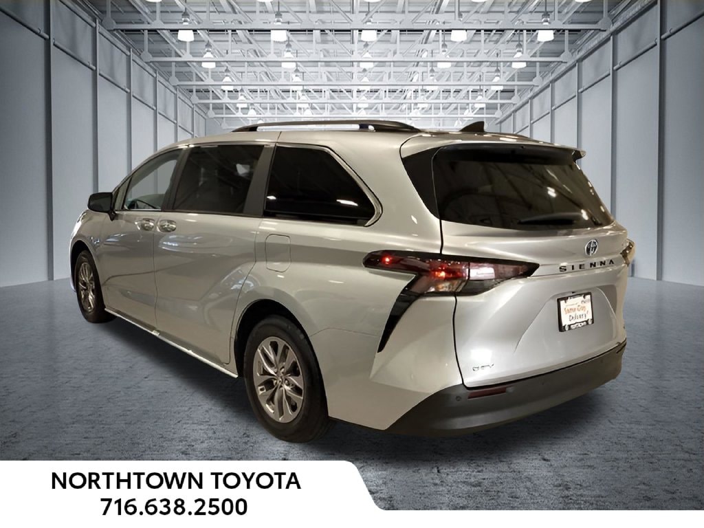Used 2025 Toyota Sienna XLE 8 Passenger Minivan/Van