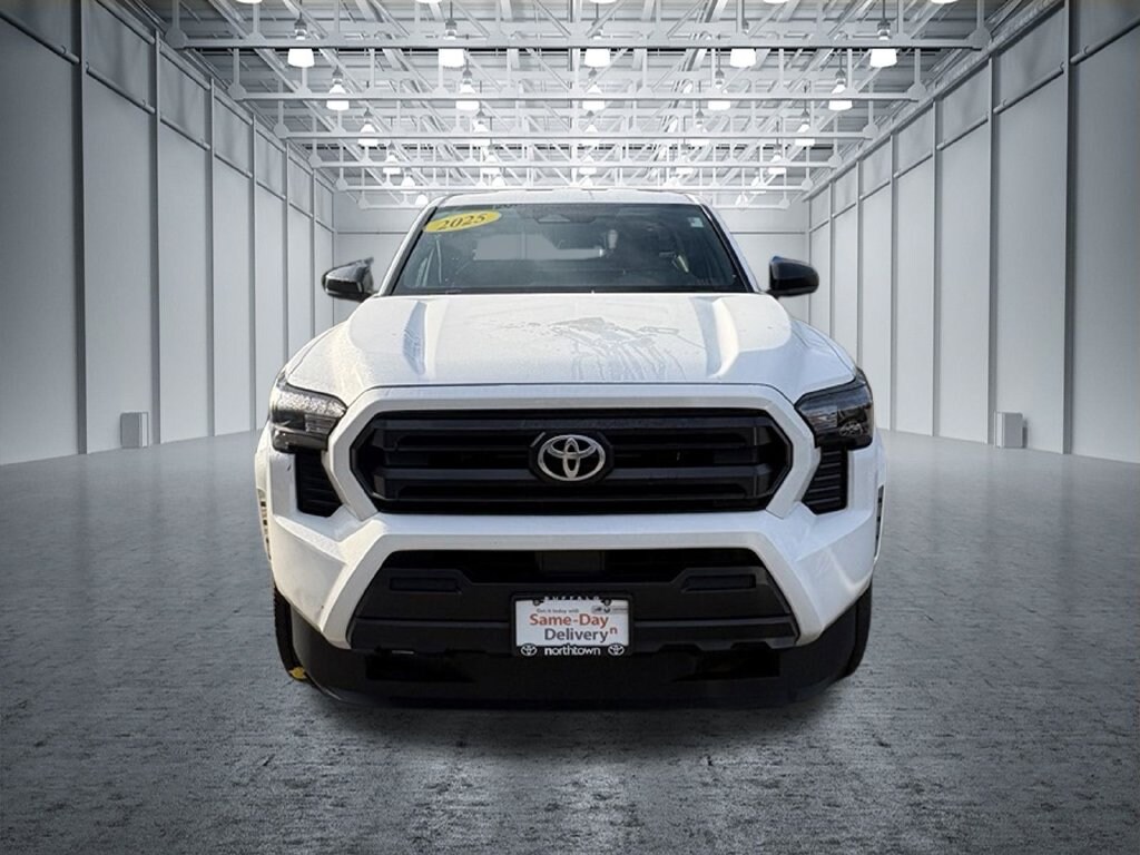 Used 2025 Toyota Tacoma SR Truck