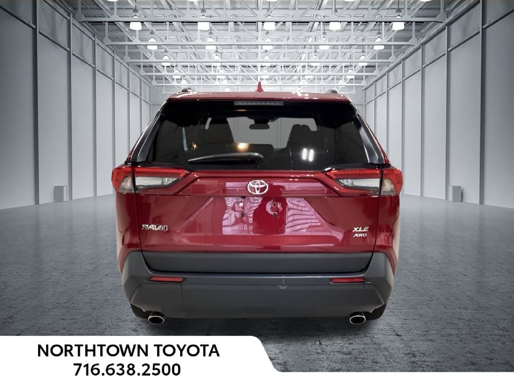 2025 Toyota RAV4 XLE - Photo 28