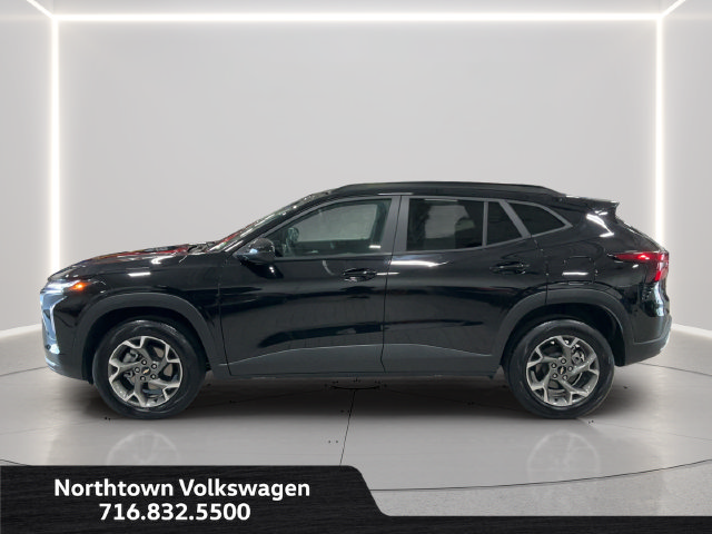 Used 2025 Chevrolet Trax LT SUV