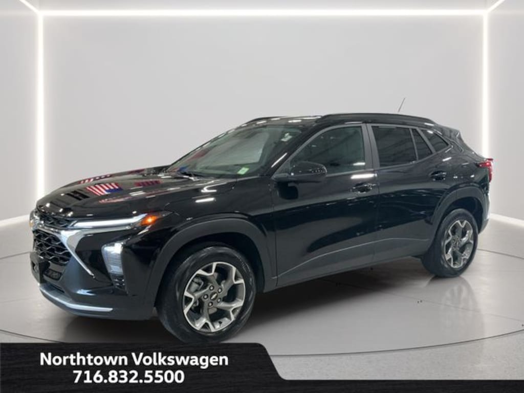 Used 2025 Chevrolet Trax LT SUV